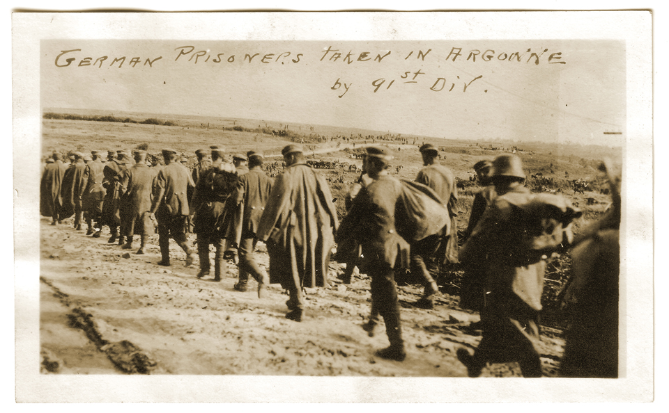 Prisonniers allemands capturés par les éléments de la 91st Division américaine en septembre-octobre 1918