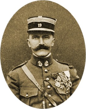 Le Commandant DUCORNEZ, Commandant le 19ème Bataillon de Chasseurs à Pieds du 13 septembre 1914 jusqu'à la fin de la guerre.